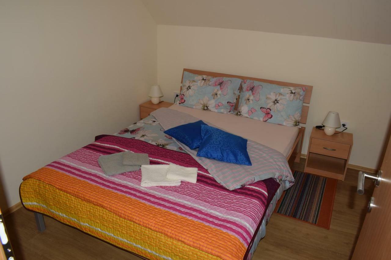 Apartmani Husko Tuheljske Toplice Exterior foto