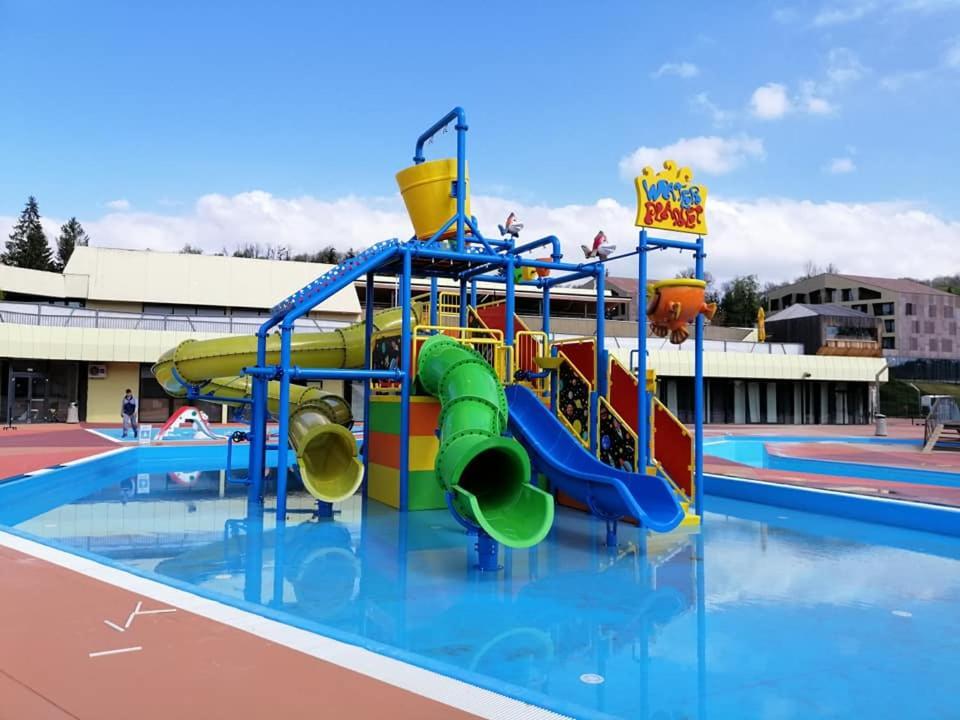 Apartmani Husko Tuheljske Toplice Exterior foto